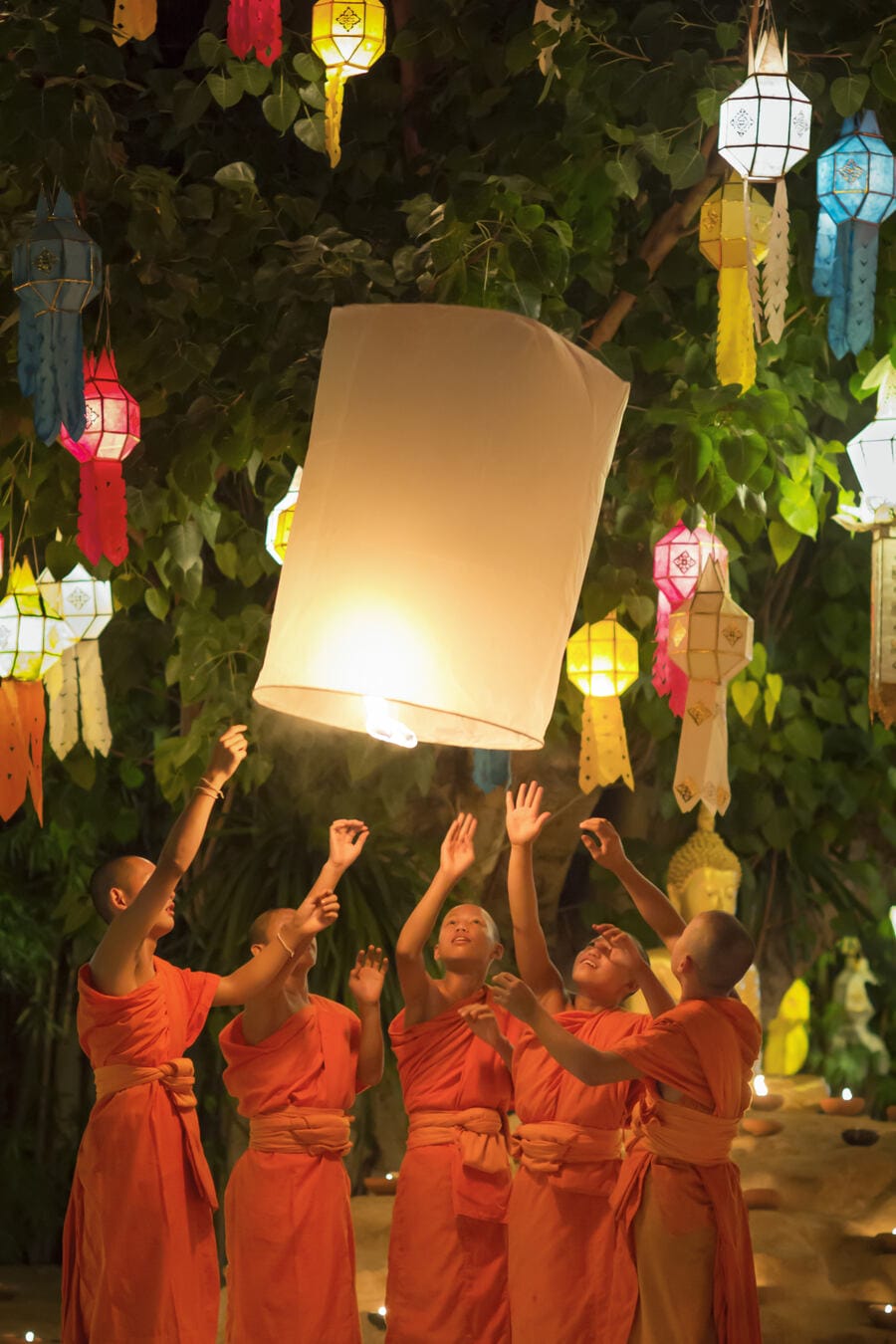 yee-peng-festival-is-culture-thailand (1)